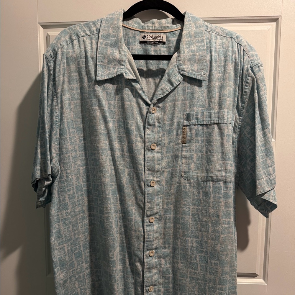 Columbia Light Blue Casual Button Down Shirt